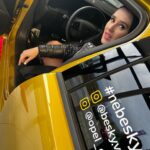 Veronika Danišová Instagram – Už je to skoro rok čo mám po boku silného partnera akým je  @opel_cz a môžem tak plniť svoje každodenné povinnosti s ľahkosťou. Opel Astra ma každý deň bezpečne presúva do roboty, presťahovala ma, robí mi radosť a hlavne je to hybrid – čiže tichá zlatá kráska čo zaparkuje na modrej s prehľadom❤️ ďakujem celému teamu @opel_cz za váš prístup a všetko okolo❤️ #nebesky #opel #opelcz #spoluprace #teamopel #Astra