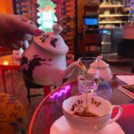 Veronika Danišová Instagram - London #photodump🍴 Moje mini tipy na jedlo: @neat.burger 100% vegan burgers @sketchlondon top dizajn, téma 🍴 @philippe_conticini_uk viral supreme croissant @japancentre mochi sushi wagyu @maitrechoux worldwide known éclairs @popsfishnchips tradičný fish n chips