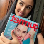Veronika Danišová Instagram – Nebesky sladké focení a jedna titulka k tomu, časopis Gurmet v prodeji právě teď❤️ #pecemenebesky