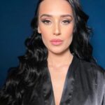 Veronika Danišová Instagram – Milá @tvnovaofficial včera to bolo krásné no s tebou je to také vždy😜prajeme ti nech si jednička ako doteraz, minimálne ďaľších 30 rokov👏🏼❤️ #nebesky #30letspolu #tvnova #bday makeup glam: @goddess_makeup_artist outfit: @martina_pipkova_loudova