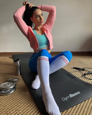 Veronika Danišová Instagram - Giveaway! Po nespočetnom množstve správ a komentárov na moju premenu chcem teda zareagovať a poďakovať vám aspoň takto👇🏻

Dvaja z vás, získajú voucher v hodnote 100€ (2500kč) využiteľný na GymBeam značky (GB, Strix, VanaVita, XBEAM, Beast Pink)

A jak na to? Do komentáru označ niekoho, kto by chcel začať cvičiť, no stále hľadá MOTIVÁCIU (môžeš aj seba!😁) a nezabudni dať follow @gymbeamcz @gymbeamsk 

2 výhercov - autorov komentárov - žrebujem 31.3.

….motiváciu cvičiť musíme nájsť v sebe, no napr. v novom oblečení to ide všetko o čosi ľahšie😜 držím palce!🤞🏻❤️

#nebesky #motivace #motivacia #gym #giveaway #gymbeam #spolupraca