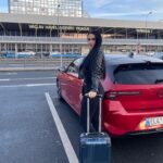 Veronika Danišová Instagram – Už je to skoro rok čo mám po boku silného partnera akým je  @opel_cz a môžem tak plniť svoje každodenné povinnosti s ľahkosťou. Opel Astra ma každý deň bezpečne presúva do roboty, presťahovala ma, robí mi radosť a hlavne je to hybrid – čiže tichá zlatá kráska čo zaparkuje na modrej s prehľadom❤️ ďakujem celému teamu @opel_cz za váš prístup a všetko okolo❤️ #nebesky #opel #opelcz #spoluprace #teamopel #Astra