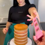 Veronika Danišová Instagram – Mám 30!🥳 Tak dort na to😎 Ďakujem za skvelých ľudí okolo mňa, ďakujem, že môžem budovať kariéru a mať prácu, ktorú milujem. Ďakujem za zdravie, moju rodinu a Adama. A ďakujem za vás, všetkých, ktorí ste tu, bez vás by to už proste nebolo ono!!❤️❤️Nikdy by som neverila, že do 30tky toho stihnem toľko, som vdačná a plná očakávania, čo prinesie ďaľšia dekáda❤️❤️ #nebesky #Besky30 A samozrejme dokonalé vybavenie na moju cukrársku prácu mám vždy z @dortisimo točny, stěrky, ozdoby, farby🌸 #bday #oslava #dort #reels #pecemenebesky #sladka #spolupraca