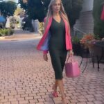 Veronika Mindal Instagram - Still thinking, should I leave OC and walk again towards the lost angels and vinegret people city?