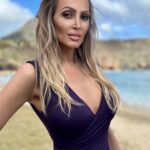 Veronika Mindal Instagram - My second time visiting Hanauma Bay laguna which is formed within a volcanic cone, conservation of the reef and many beautiful types of fish that live there. Native Hawaiians have been enjoying life on the bay for thousands of years. Hanauma Bay has long been part of their history. The bay was historically an excellent area for fishing.Now it is preservation and snorkeling area. Definitely recommend to visit. . . . Swimwear #vincentcamuto . . . . . #actress #model #maturemodel #singer #songwriter #Hollywood #LosAngeles #NewYork #Paris #Milan #Ukraine #talent #artist #Instagram #Instastyle #tattooedgirl #Insta #vogue #style #outfit #fashioninspiration #fashion #design #fashiondesign #veronikamindal