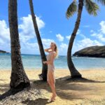 Veronika Mindal Instagram - When I see beauty of the Hawaiian Islands it’s inspires the heart and mind. Bring peace and happiness. . The cover song “don’t say” by Veronika Mindal. . . Follow for more music and fashion inspiration . . . . #actress #model #maturemodel #singer #songwriter #Hollywood #LosAngeles #NewYork #Paris #Milan #Ukraine #talent #artist #Instagram #Instastyle #tattooedgirl #Insta #vogue #style #outfit #fashioninspiration #fashion #design #fashiondesign #veronikamindal