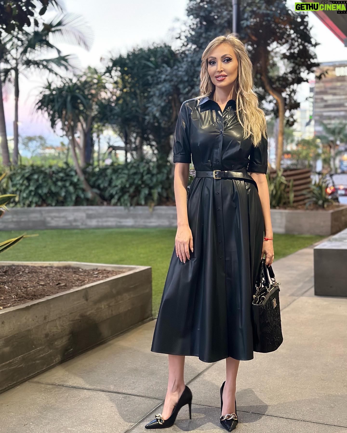 Veronika Mindal Instagram - Woman is definitely look sexy in a leather clothes. But in Calvin Klein dress you can look also classy and elegant. . . . Dress# #calvinklein Shoes #karllagerfeld Bag #dolcegabbana . . . . . #actress #model #maturemodel #singer #songwriter #Hollywood #LosAngeles #NewYork #Paris #Milan #Ukraine #talent #artist #Instagram #Instastyle #tattooedgirl #Insta #vogue #style #outfit #fashioninspiration #fashion #design #fashiondesign #ashionblogger #veronikamindal