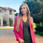 Veronika Mindal Instagram - Sometimes we miss the old times where seems nature was neater, people were gentler, where fruits tastier, words more trustable, hearts more real, and where people’s looks were more meaningful! But old times never come again. Let’s create our today worth it. . . . #dress #zara #jacket #tommyhilfiger #bag #prada #shoes #franksarto #bracelet #hermes . . . . #elegantstyle #elegantfashion #elegantoutfit #classy #classyfashion #oldmoney #oldmoneyaesthetic #oldmoneystyle #styleguide #styleblogger #outfitgram #style #outfit #fashioninspiration #singer #actress #maturemodel #Fashion-influencer #Fashionblogger #veronikamindal