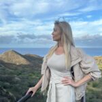 Veronika Mindal Instagram - Observing nature look like it’s one of the important thing that make me happy. Diamond Head is a volcanic tuff cone on the Hawaiian island of Oʻahu one of them. . . . . #traveling #Hawaii #Diamondhead #indianajones #gypsysoul