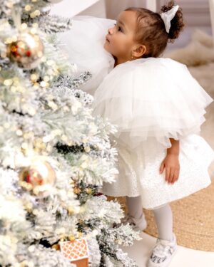 Veronika Nízlová Instagram - Krasnu 2.adventnu nedelu🤍🎄 
📸 @christabell.photography 
Dress: @claudiasprincess_czsk