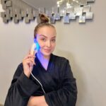 Veronika Nízlová Instagram - Súťažte so mnou o multifunkčný prístroj - ultrazvuk s LED terapiou na domáce použitie❤️💙💚 Obsahuje 3 typy intenzity ultrazvuku, 3 typy LED svetla.❤️💙💚 Súťaž trvá týždeň! PODMIENKY SÚTAŽE : Sledujte môj profil @veronikatwiins a profily @balanceandbeautysalon @dermoioniq.sk Označ kamosku, s ktorou si doprajete domáci beauty relax s novým prístrojom a odpovedzte na otázku, prečo by ste mali práve vy vyhrať tento super prístroj. Už teraz sa tešíme na vaše odpovede a na to, ako jednu z vás s @balanceandbeautysalon a @dermoioniq.sk obdarujeme.