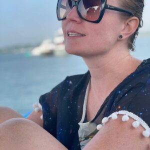 Vicci Martinez Instagram - Photo drop - on the boat.
@thejonnyknox Jonny’s Bday Weekend Week! 
I love these humans! ❤️ 
Thank you @jm.viv for taking the pics cuz none of us did!! 🥳🥰