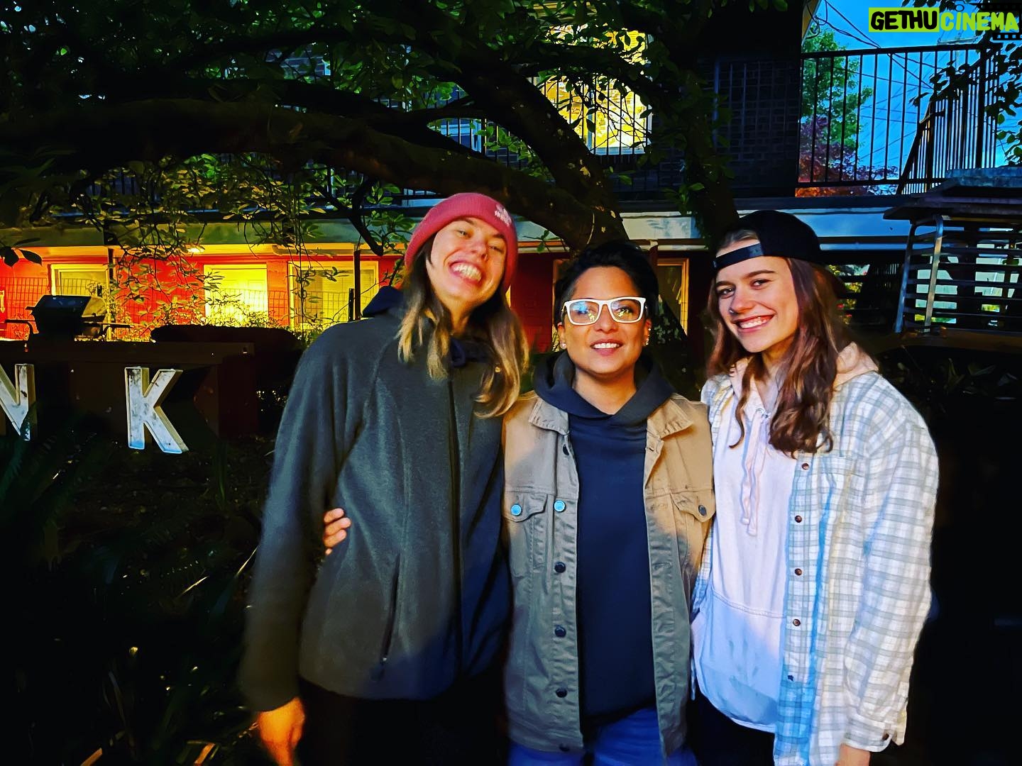 Vicci Martinez Instagram - Randomly running into your Godkiddos after 15 years! When ya livin right ,good things happen🤙🏾🤙🏾🥰❤️❤️💃🏽 @alexsandrea.o @jadynogden IM NOT CRYING YOURE CRYING!!