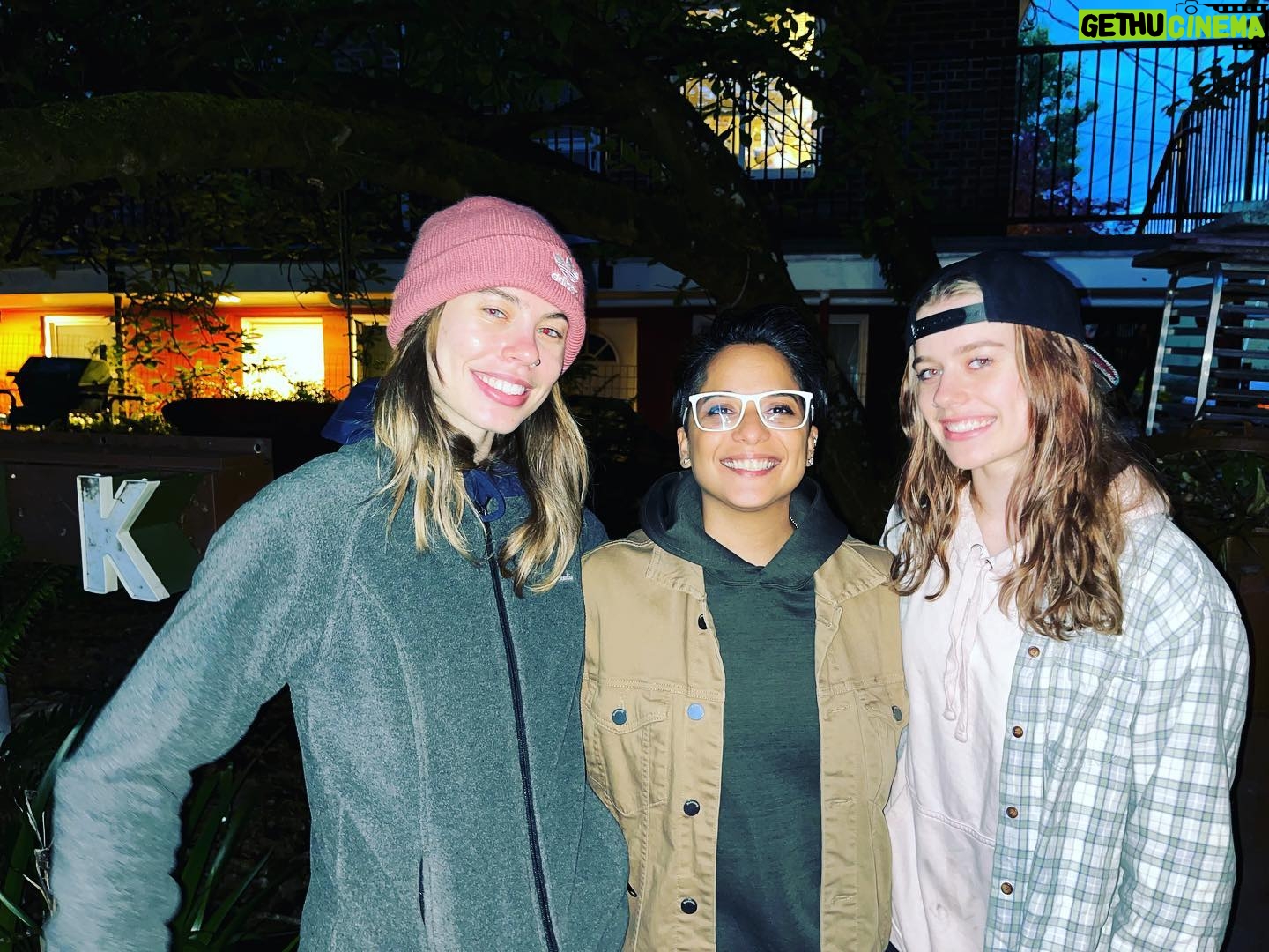 Vicci Martinez Instagram - Randomly running into your Godkiddos after 15 years! When ya livin right ,good things happen🤙🏾🤙🏾🥰❤️❤️💃🏽 @alexsandrea.o @jadynogden IM NOT CRYING YOURE CRYING!!