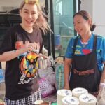 Vichuda Pindum Instagram - ปัญจขันธ์9คอฟฟี่ กาแฟเพื่อสุขภาพ หอม อร่อย กลมกล่อม ใช้หญ้าหวานแทนน้ำตาล ครีมมะพร้าวและครีมรำข้าวให้รสชาติเป็นเอกลักษณ์ -ช่วยบำรุงสมองและสายตา สดชื่น กระปรี้กระเปร่า -บำรุงตับ ดีท็อกซ์สารพิษ -ลดระดับไตรกลีเซอร์ไรด์คอเลสเตอรอล ไขมันละน้ำ ตาลในเลือด -ช่วยให้เลือดไหลเวียนดีขึ้น ปรับความดันโลหิตให้อยู่ในระดับปกติ -ต้านอนุมูลอิสระ ชะลอวัย เสริมภูมิคุ้มกัน **สารสกัดเด่นในสูตร** เจียวกู่หลาน /อาร์ติโชค/ พลูคาว/ มะขามป้อม ครีมเทียมจากมะพร้าว ทางเลือกใหม่ของคนรักกาแฟใส่ครีม กาแฟโรบัสต้า/อาราบิก้า ครีมน้ำมันรำข้าว อาร์ติโชคลดไขมัน ลดคอเลสเตอรอล บำรุงหัวใจและตับ ลดระดับไตรกรีเซอไรด์ ลดไขมันไม่ดีและเพิ่มไขมันดี *แคลต่ำ ไม่มีน้ำตาล ไม่มีไขมันทรานส์ ไม่มีคอเลสเตอรอล ❤️สั่งซื้อทางไลน์ @wowhealthy❤️ #กาแฟปัญจขันธ์9 #กาแฟสุขภาพ #pananchita #แหม่มวิชุดา #กาแฟพี่แหม่ม