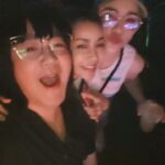 Vichuda Pindum Instagram - เมื่อเรา 3 คนมารวมตัวกัน @nook_suttida #korynook @wichudapindum #korymaam 😁😁😁 เป็นคอนเสิร์ตที่ดีมาก เสียงดนตรี เสียงร้องจับใจ อัสนี และวสันต์ คอนเสิร์ต #ฉันเคยบอกกับเธอหรือยัง อิมแพ็ค อารีน่า เมืองทองธานี #อัสนีวสันต์ #อัสนีและวสันต์คอนเสิร์ต