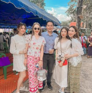 Vichuda Pindum Instagram - เอาบุญมาฝากค่ะ🙏🙏🙏
👗 @mariadiamond.official 
👜 @ally_bag