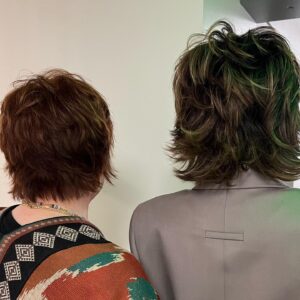 Vicki Lawrence Instagram - Look who I ran into while visiting @accesshollywood !! I want her haircut so badly…I’ve got a ways to go Dusty!!