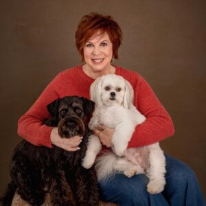 Vicki Lawrence Instagram - A few more pics of me and my fur babies courtesy of @charlienunnphotography #hannah #toby #rescuedog #whorescuedwho