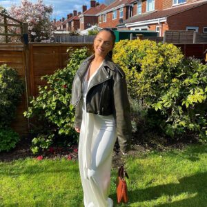 Vicky Lissaman Instagram - swipe for a smile >>>
happy sunday x