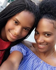 Vicky Jeudy Instagram - This cutie (Journee Brown) @journeenb is everything to me and did a wonderful job in Janae's flashback. Thanks @jen_euston for casting my twin! #LittleJanaeWatson #journeebrown