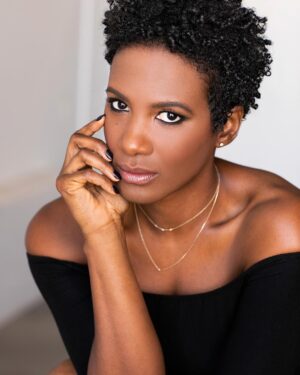Vicky Jeudy Instagram - New look new headshots! When @joannadegeneres slays your headshot! Makeup @katehollinsheadmakeup 
Eyebrows @aruna_threading_studio 
Thanks Team! 💋