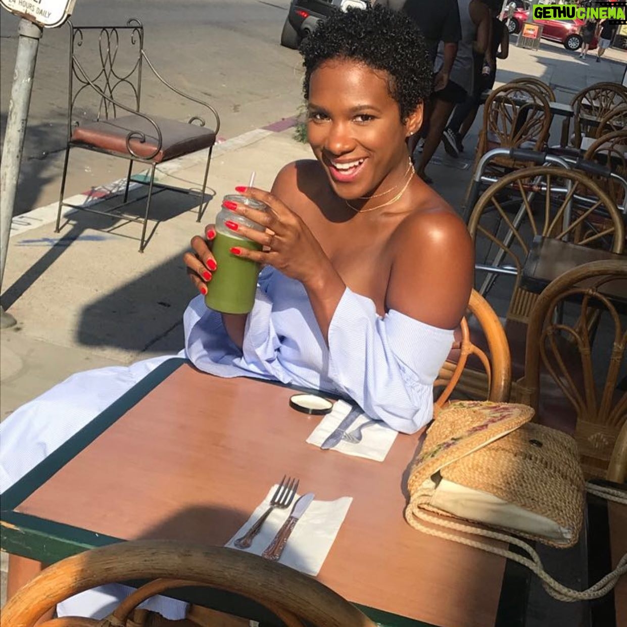 Vicky Jeudy Instagram - #TB to my short hair! #ShortHairdontcare #AuNaturale #VickyJeudy