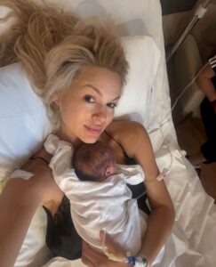 Vicky Kavoura Instagram - Καλώς ήρθες ζωή μου!🙏🏽💞