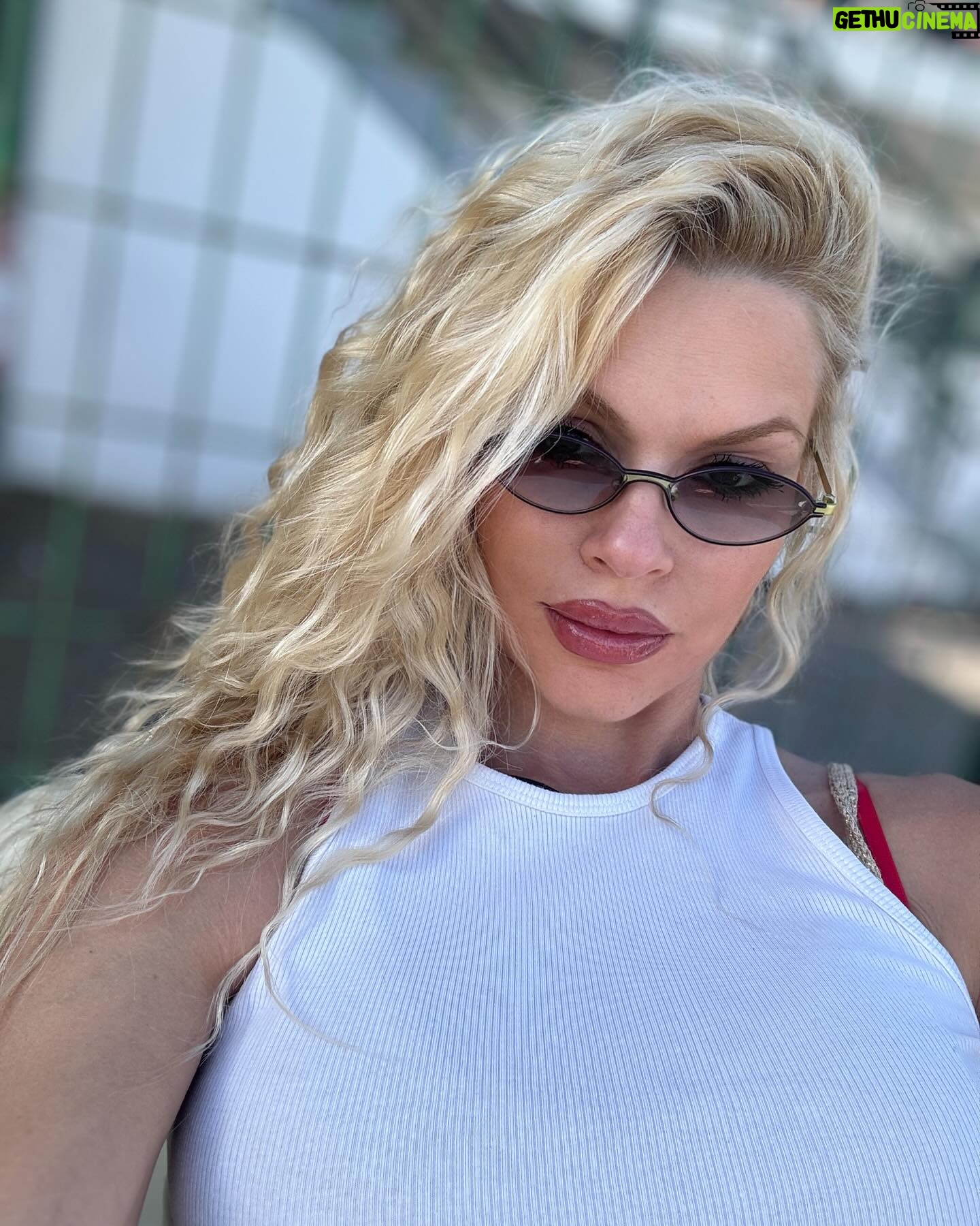 Vicky Kavoura - 3 Likes - 9💞
Χρονια πολλά μανούλες 🫶
#mothersday #momtobe