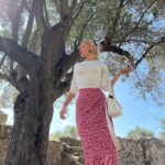 Vicky Kavoura Instagram - Ελιά! Η πλούσια διατροφική αξία της χώρας μας.. #olive #olivetree #oliveoil #sparta #greece #αρχαιαΣπαρτη #home #roots #🤍 #actress #proud #lovemycity #lovemyroots