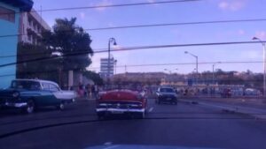 Victoria Abril Instagram - Un paseito por la Habana 🚖 #havana #havanacuba #almendron