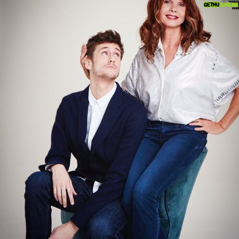 Victoria Abril - 2.6K Likes - Bonne nouvelle : Je remonte sur les planches !
Retrouvez moi avec Jean-Baptiste Maunier au Théâtre de la Madeleine du 27 Janvier au 7 Avril dans "Paprika", la nouvelle comédie de Pierre Palmade, mise en scène par Jeoffrey Bourdenet.
Prenez vos places : http://bit.ly/2FBy1Rt
Plus d'infos bientôt !