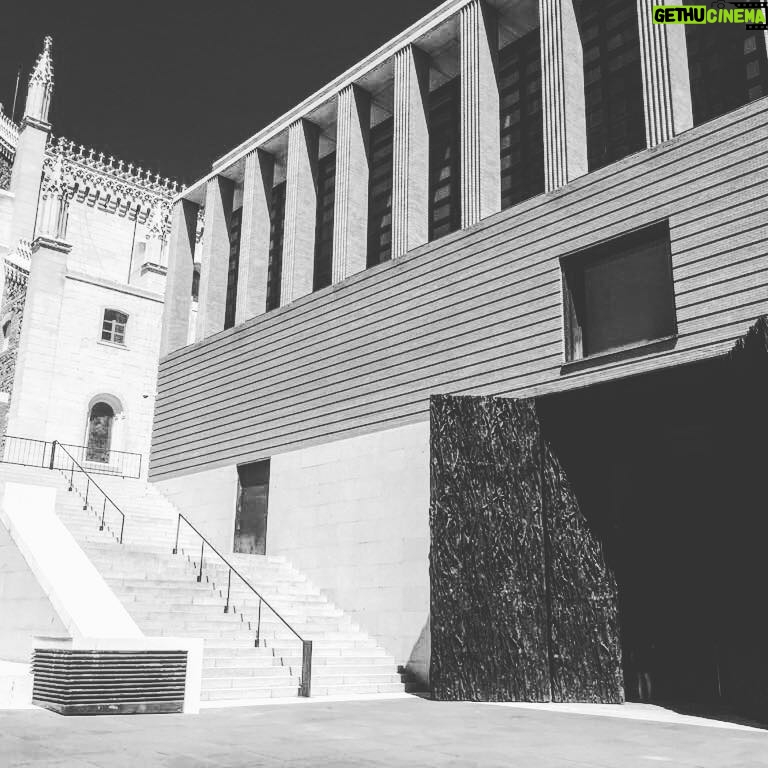 Victoria Abril - 2.4K Likes - 🇪🇸 En Madrid preparando un proyecto con @museoprado .... Más noticias proximamente ! 🇫🇷 En préparation d’un projet avec @museoprado . Plus d’infos bientôt ! 🤫❤️