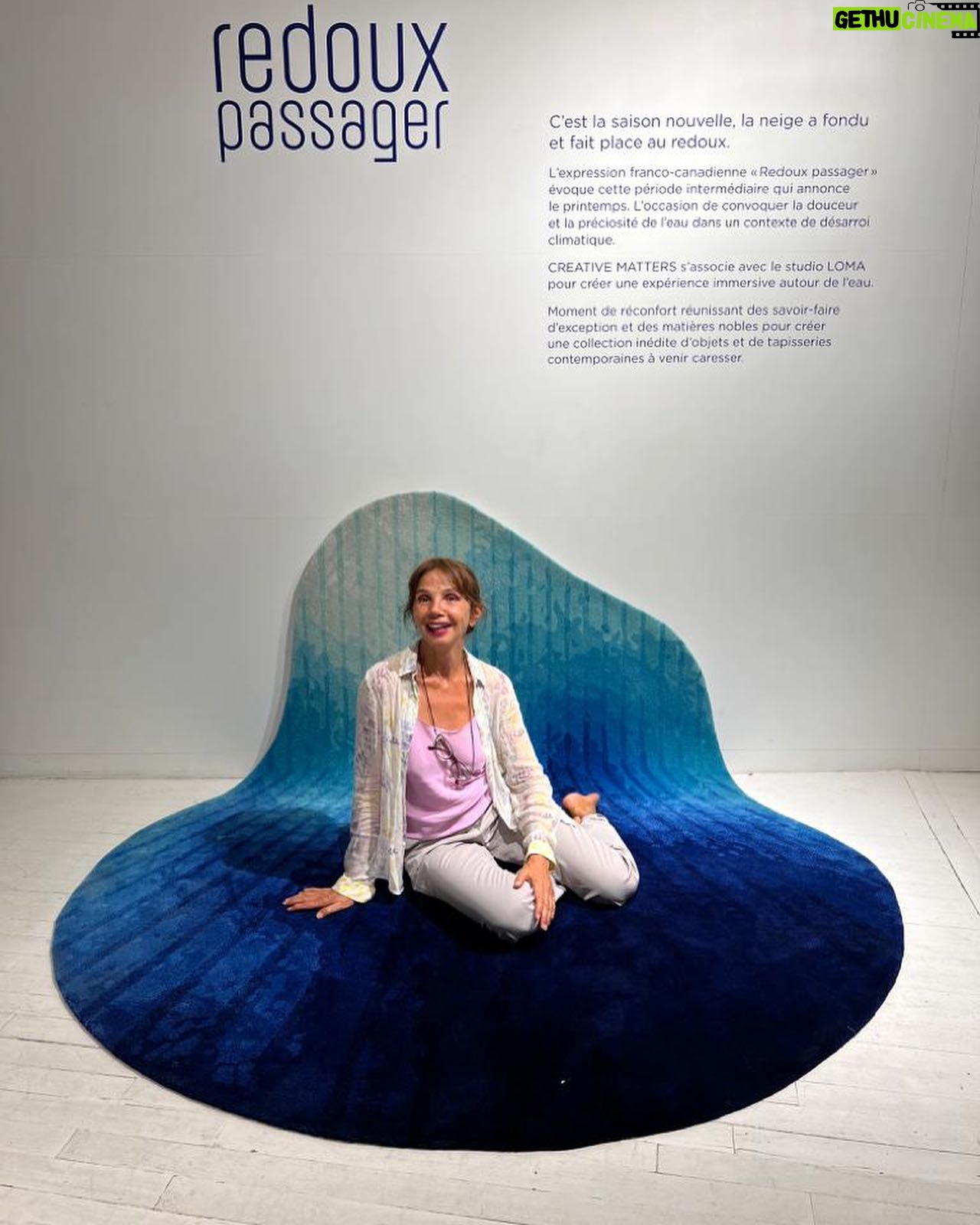 Victoria Abril - 2.9K Likes - Souvenir cosy entre terre et ciel 🧿….
Un grand WOW à @loma_design_paris 💙