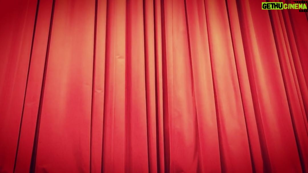 Victoria Abril - 2K Likes - C’est cœur serré que je vous annonce les dernières représentations de « Paprika » au théâtre de la Madeleine à Paris 😢
Il reste encore quelques places, dépêchez vous !
Avec @jbmaunier , @priscademarez1 @julesdousset et Julien Cafaro on va tout donner !