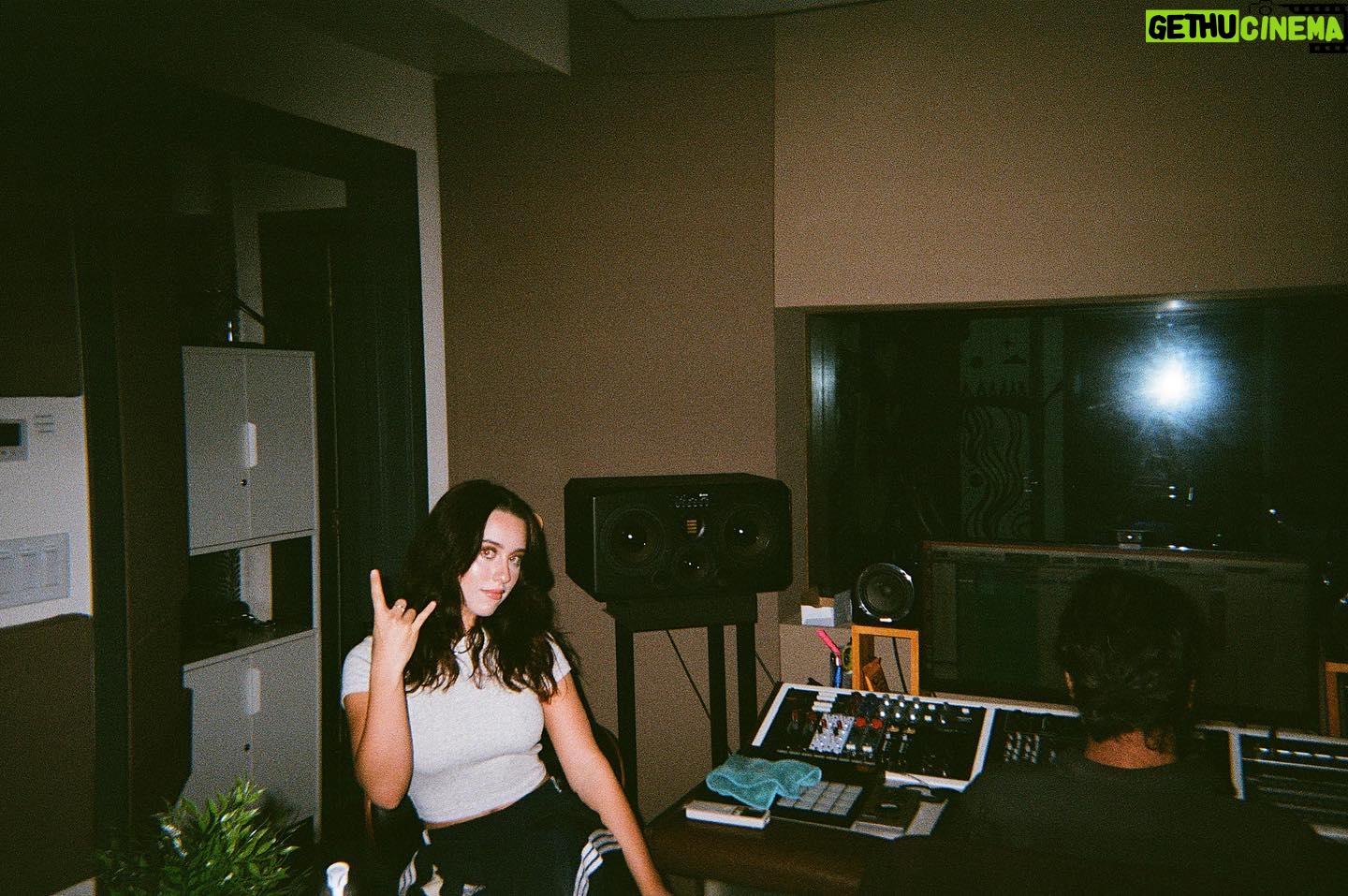 Victoria Azevedo - 1.3K Likes - It’s good to be home 📝