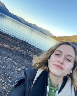 Victoria De Gregorio Instagram - salir de Santiago me hace tan feliz, y venir al sur me da vida 💚
me saco caleta de selfies inmortalizando mi felicidance 
agradecida ✨✨✨