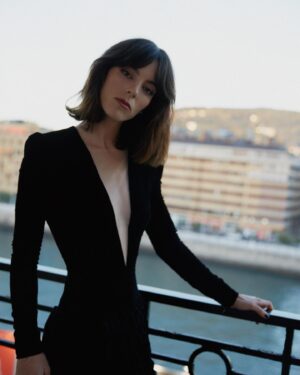 Victoria Luengo Instagram - Última noche. Qué honor ser jurado en la Sección Oficial del @sansebastianfes 💎