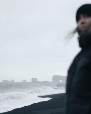 Victoria Pendleton Instagram - This storm will pass….
🖤 

Visiting magical landscapes in Iceland with @thrudark it was one of the the most rugged, windswept and breathtaking places I’ve ever experienced, so unspoiled, I can’t wait to go back and explore it again. 
🌋 
Thanks to @louisthrudark @mhardy_photo @markusbrownphoto @nattesferd 

#Iceland #blacksandbeach #stormyseas #thrudark #blackasmysoul