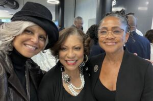 Victoria Rowell Instagram - @sofistadium w/cousin, Deanie Brewer & Doria Ragland celebrating the exquisite art installation & historic pieces in @thekinseycollection