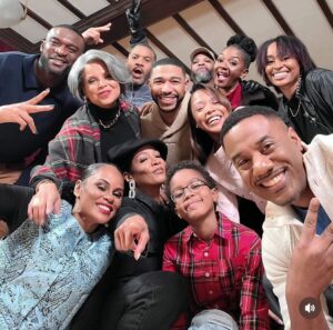 Victoria Rowell Instagram - Oh, yes… #santa is definitely coming to town w/this miracle cast! 🎄🎄🎄Starring @hairykneecaps @blue_kimble @noreevictoria & more FAB actors —Directed by the awesome @mrchristopheranolen 🔥🔥🔥