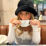 Victoria Baldesarra Instagram - Saturdays in the city 🍵 🪑💌🥂