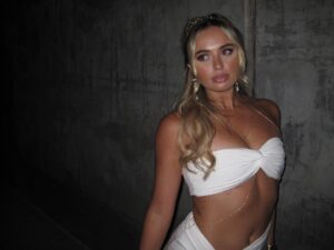 Victoria Baldesarra Instagram - Cus she’s a goddess ✨👸🏼👑💫