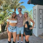 Victoria Baldesarra Instagram - Fits & friends 🩵 @revolve