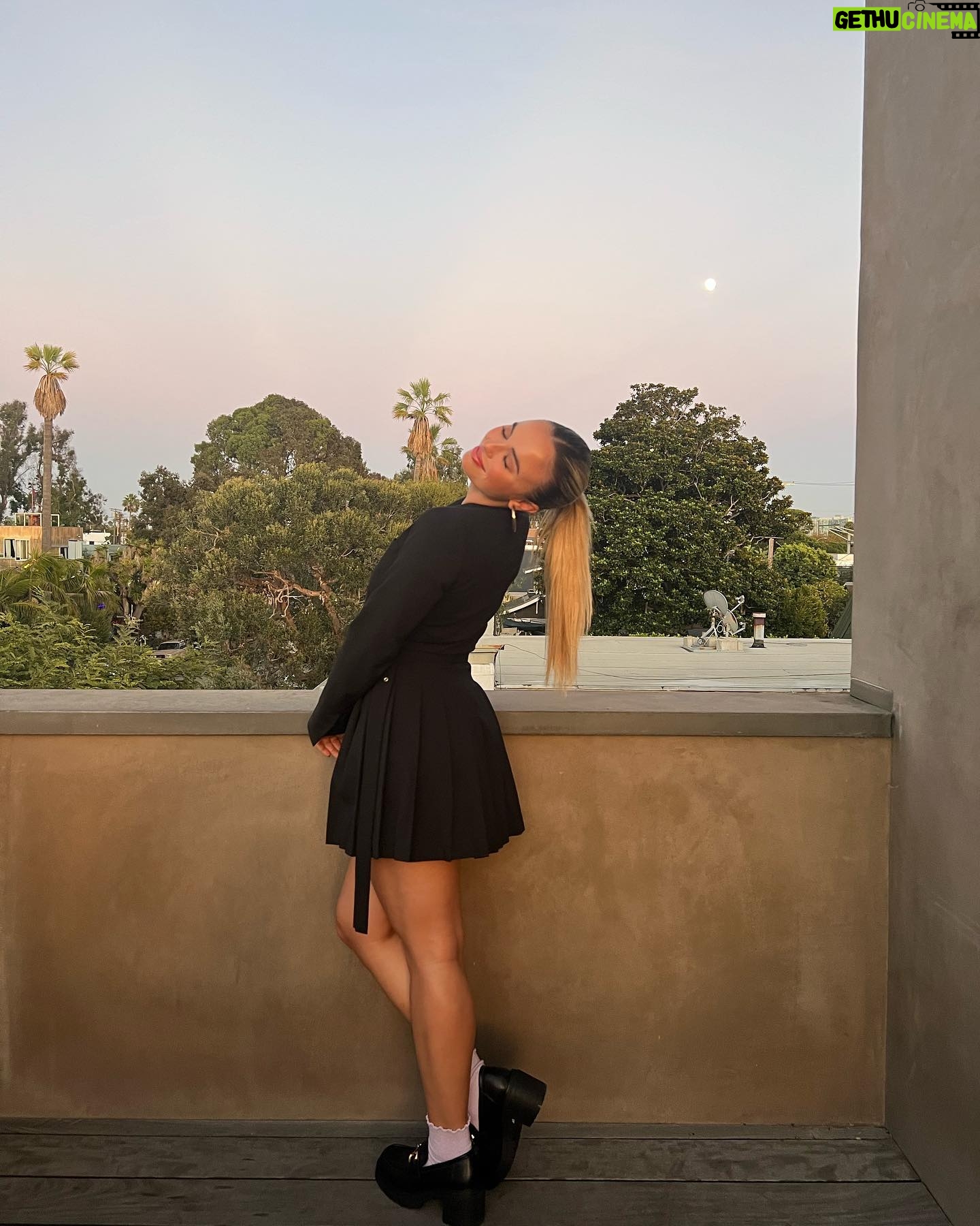Victoria Baldesarra Instagram - What is meant for you will never miss you 🌕
