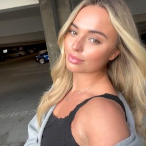 Victoria Baldesarra Instagram - You glow differently when you… 🧚🏼🩰🖊️🧿