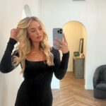 Victoria Baldesarra Instagram - Back in LA, duh. 💥🖤 @kashmirextensions @kiki.tobar Dress @pumiey.us