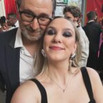 Victoria Charlton Instagram - Quel week-end! 🙏🏻💜 Déjà je trouvais incroyable d’être nominée comme meilleur podcast et meilleure chaîne YouTube, mais j’arrive pas à croire que j’ai gagné un prix! 🥹 (Surtout que j’étais contre de grand.e.s créateurices 😍 Comme j’ai dit dans mon petit discours nerveux : c’est spécial de recevoir un prix comme ça lorsqu’on raconte des histoires aussi tragiques, on dirait que ça va pas trop ensemble. Ceci dit, j’apprécie qu’on reconnaisse mon travail et ça me pousse à continuer ce que je fais 🙂 Merci beaucoup à mes Charltonistes qui sont là depuis le début 🙏🏻 merci pour les votes ! Merci aussi au Gala @influencecreation qui a organisé cet événement mémorable mais aussi, qui m’a convaincue d’y aller! Je regrette pas 😉 Merci @agencesoniagagnon qui sont toujours là pour moi 💜 Merci @boblechef mon top 💍 . Maquillage et coiffure : @afoussimua Styliste : @maude.sen Robe : @dynamiteclothing Hébergement : @fairmontqueene