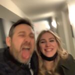 Victoria Charlton Instagram - Un an de mariage 🩷👰🏼‍♀️ Un an de plus à rire de tes niaiseries à chaque jour. Un an de plus à t’aimer plus fort. Un an de plus à bâtir notre vie plein d’animaux, de câlins et d’imprévus 🫶🏻 Merci d’être ma personne et de m’avoir choisie pour être ta femme ❤️