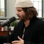 Victoria Charlton Instagram - Bon, j’ai vraiment l’air de dire ça à chaque épisode, mais on a eu un gros coup de coeur pour @p.o.forget qui nous a fait bien rire durant ce podcast ❤️ je crois que vous allez adorer!